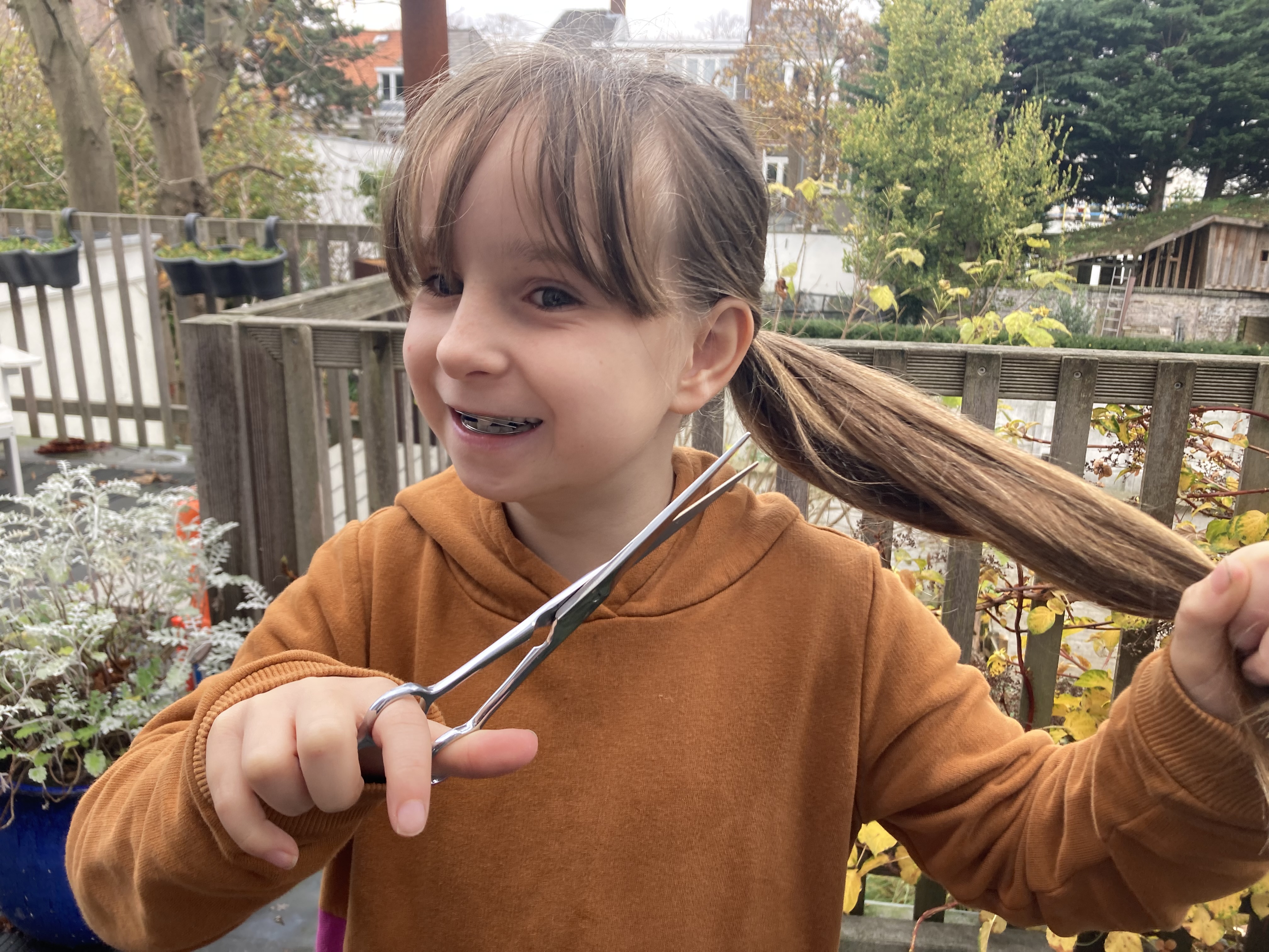 Een goed begin van het nieuwe jaar. Nena knipt haar haar af