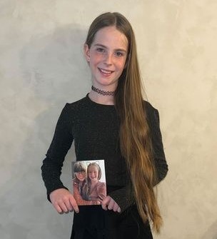 Jaelynn doneert haar lange haren!